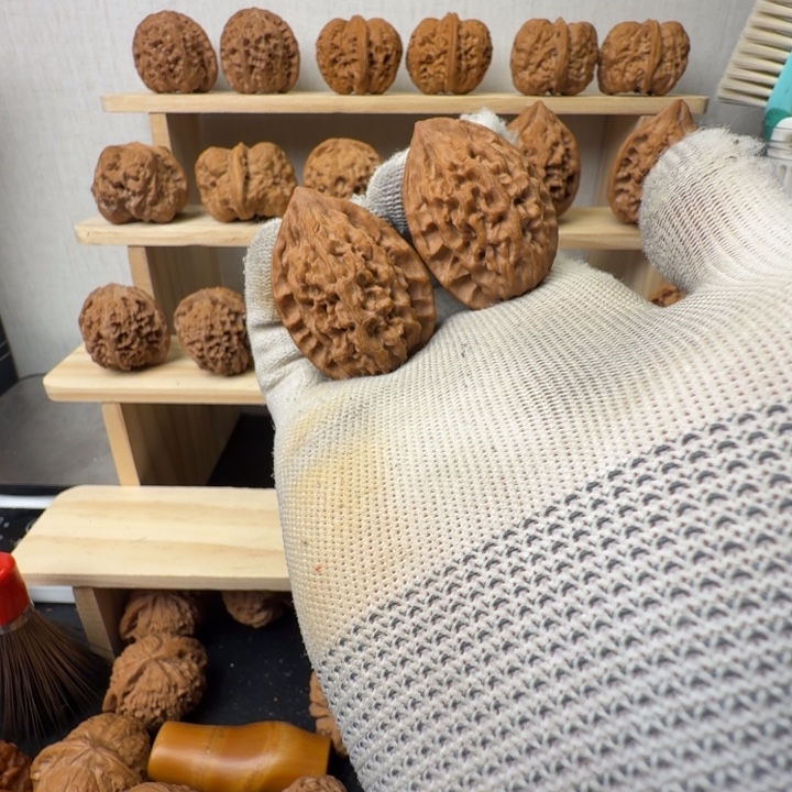 文玩核桃吊坠全品鸡心