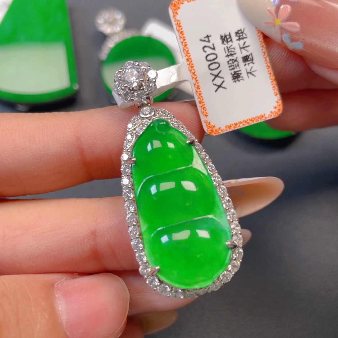 【闪购商品】颈饰银S925镶嵌翡翠翡翠