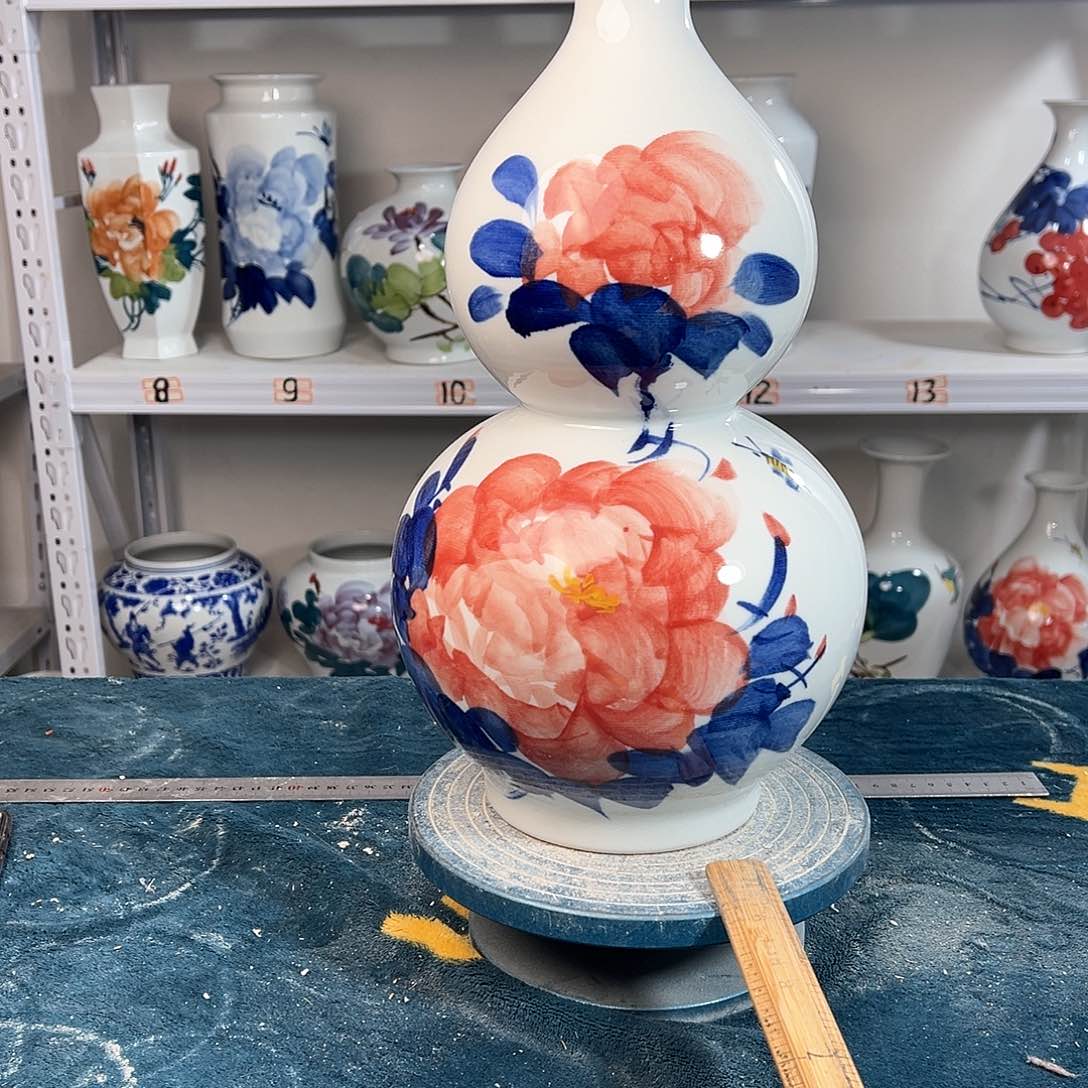 摆件景德镇陶瓷葫红牡