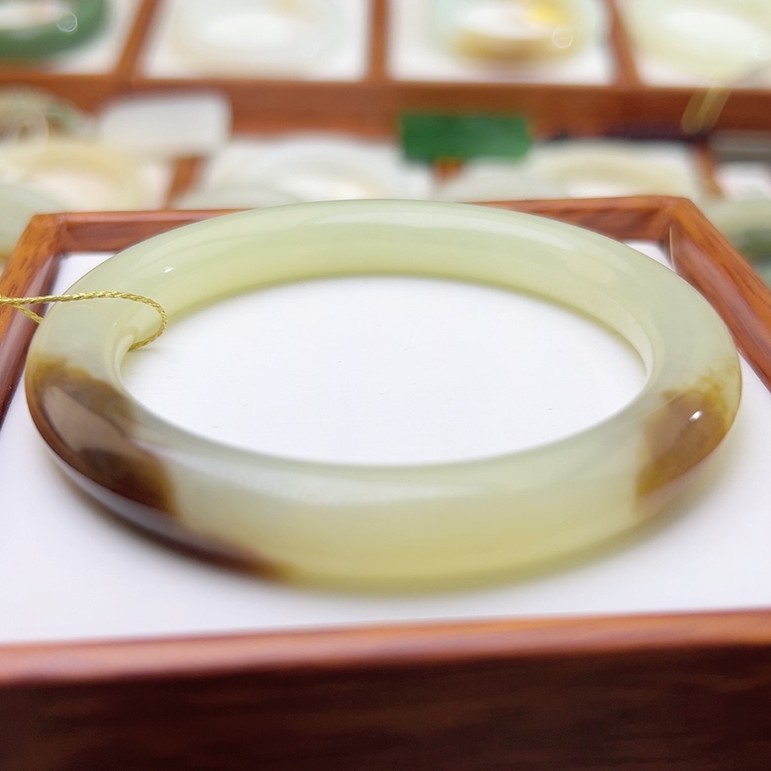 和田玉手镯未镶嵌58.6