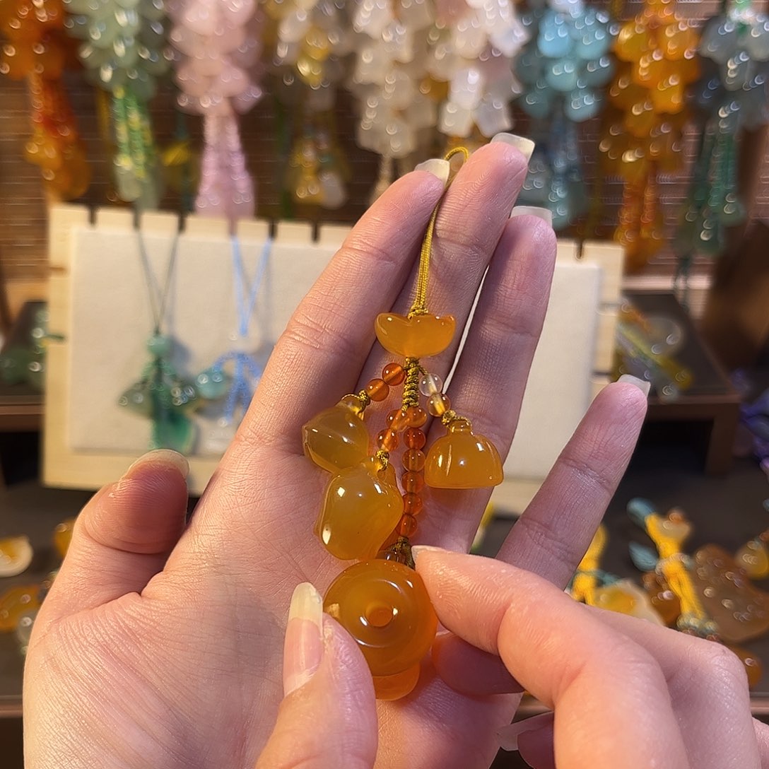 s***y玛瑙/玉髓未镶嵌车挂手机链