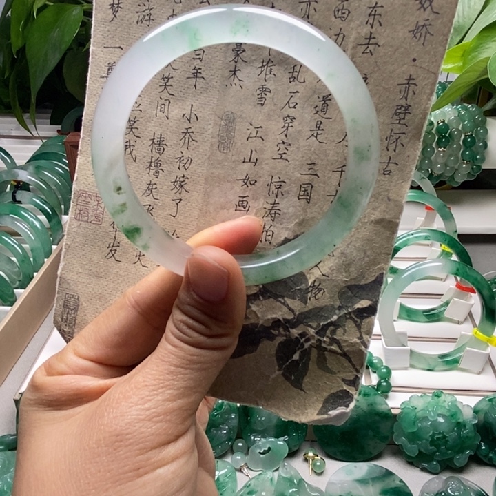 石英质玉未镶嵌手镯