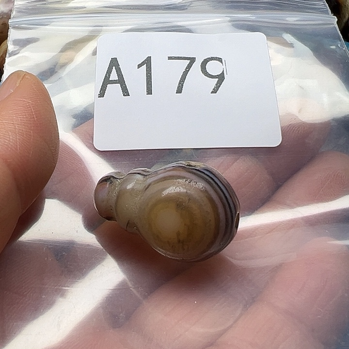 边***珍玛瑙/玉髓未镶嵌手链