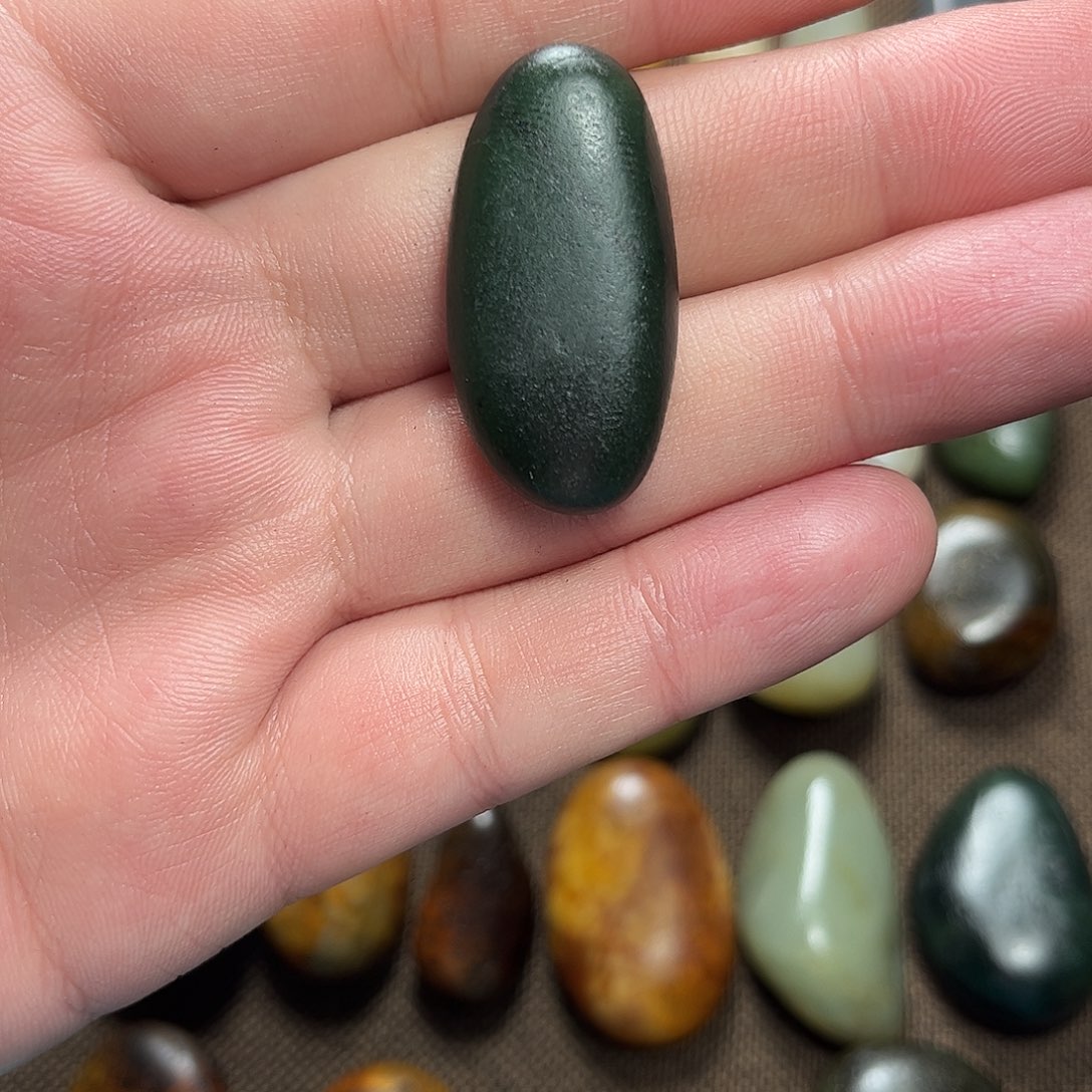 菜***刀和田玉未镶嵌珠宝奇石