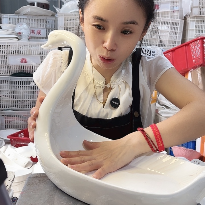 盘微瑕产品………两只超大鹅子