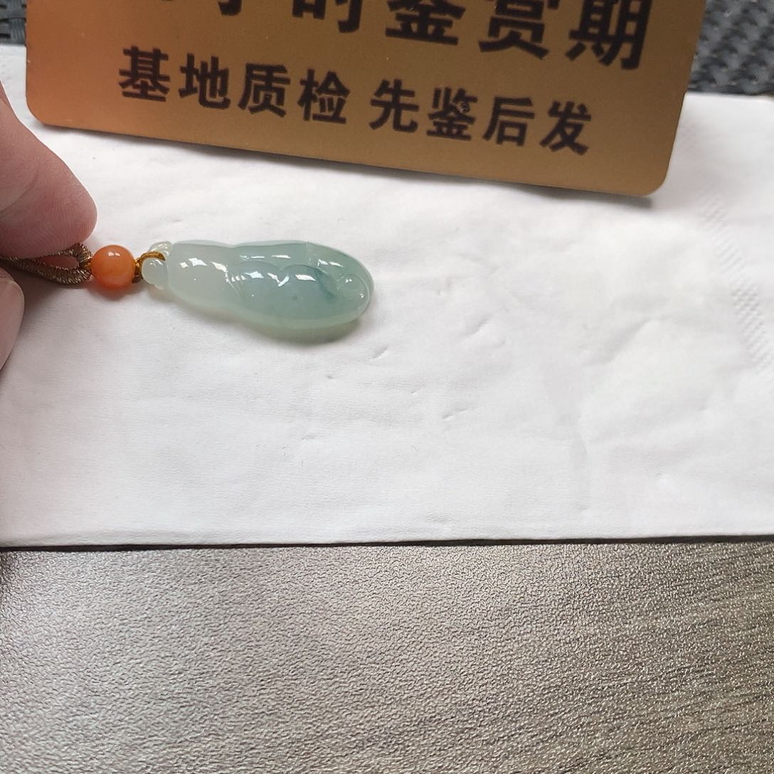 颈饰未镶嵌翡翠佛手