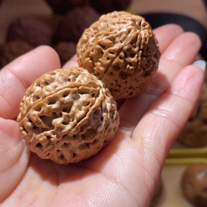 桃核把件稀有九瓣金刚菩提