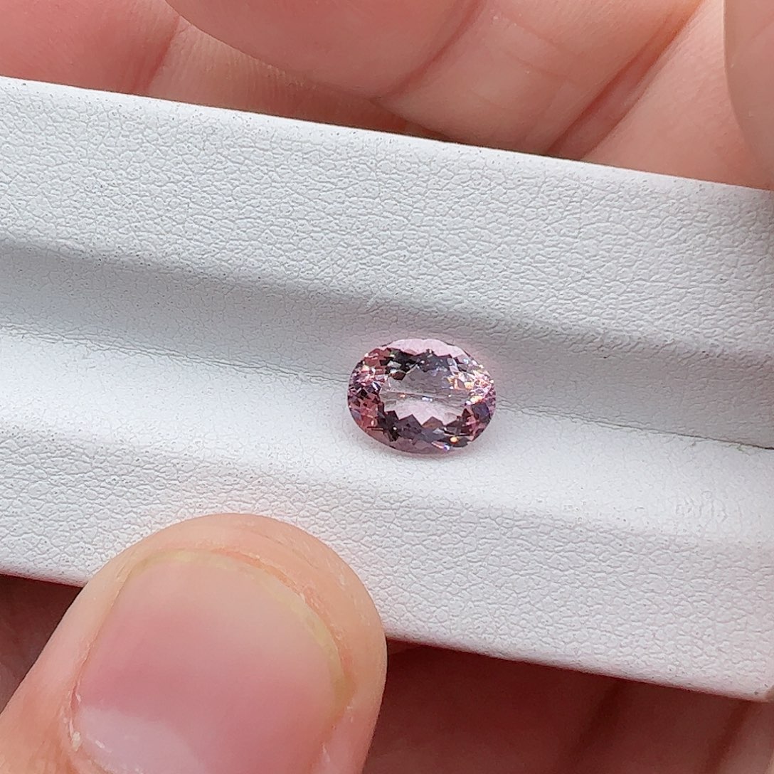 绿柱石（摩根石）裸石未镶嵌1.57克拉