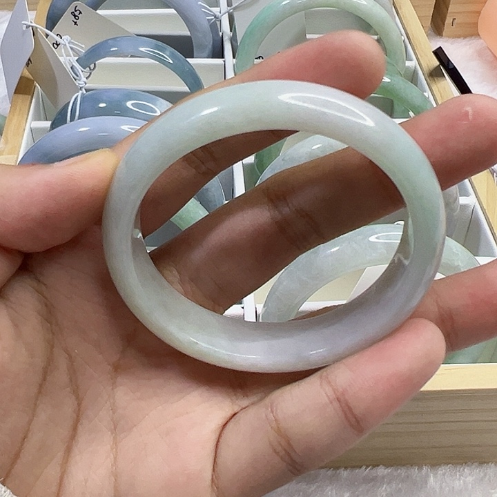 翡翠手镯未镶嵌111111111111111