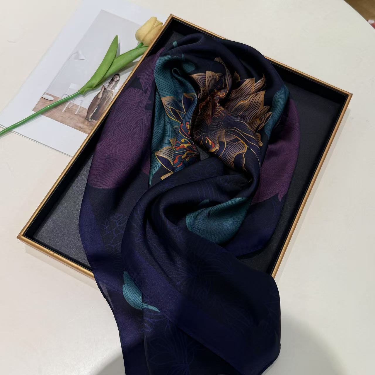 【藏青牡丹】经典时尚气质方巾90*90