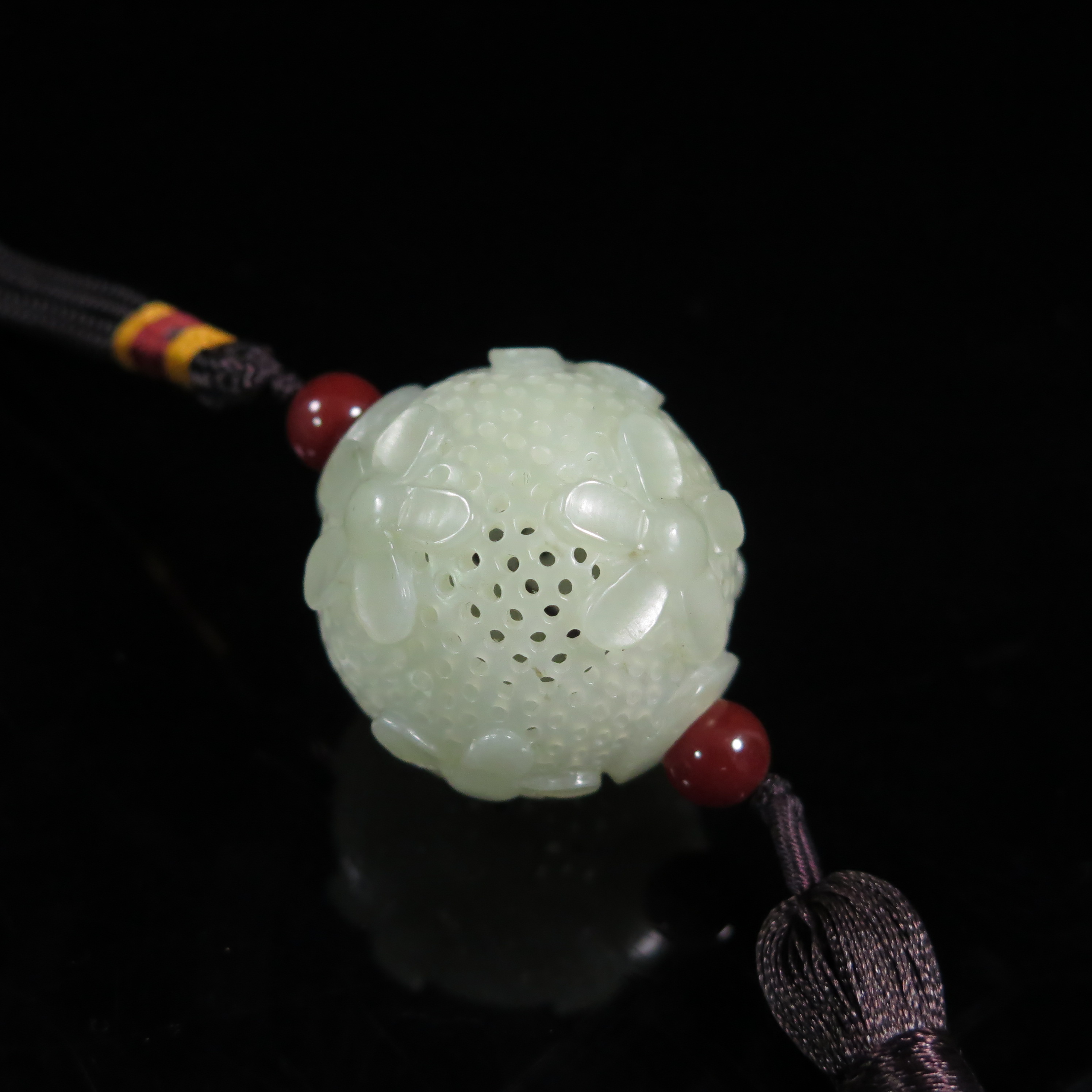 清代镂雕刻花香囊/HY597771/和田玉/槐荫山房