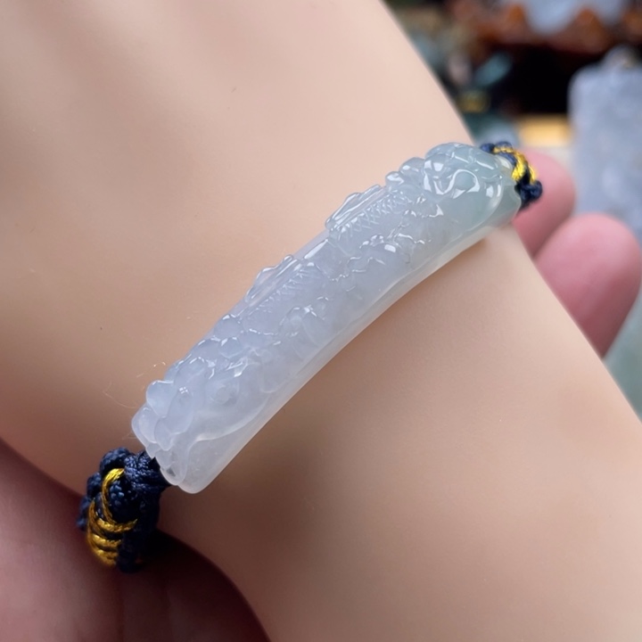 翡翠未镶嵌挂件玉