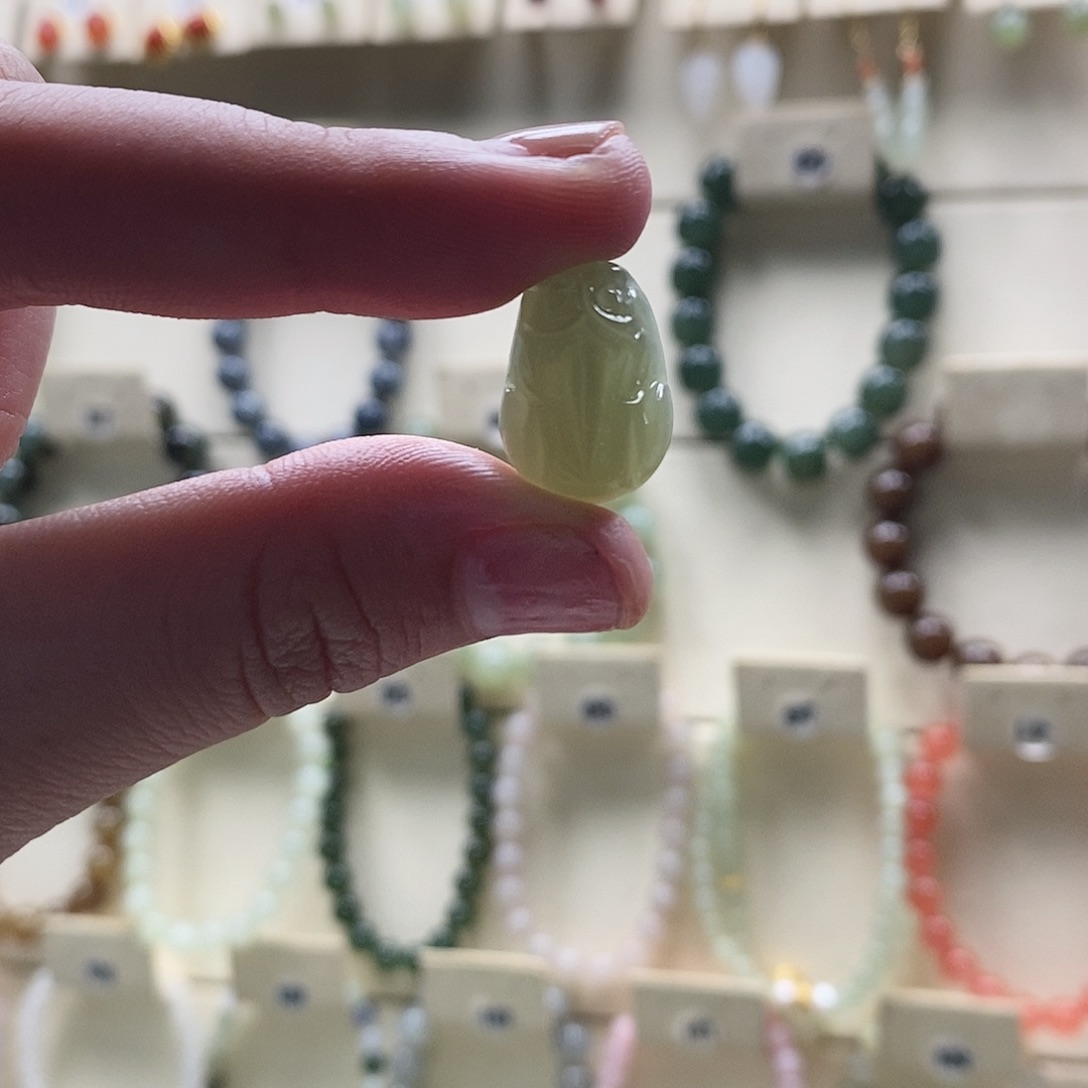 和田玉颈饰未镶嵌风**淡