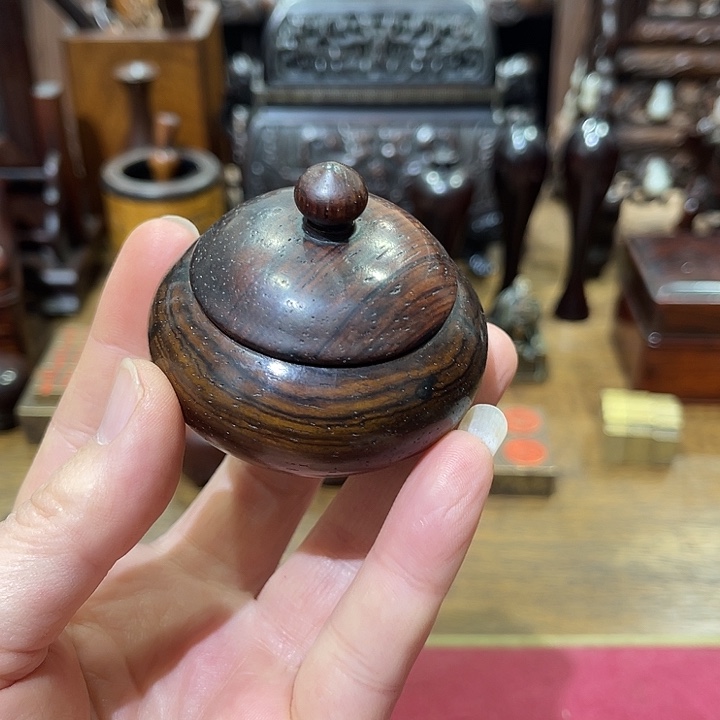 香榧木过年放福利了