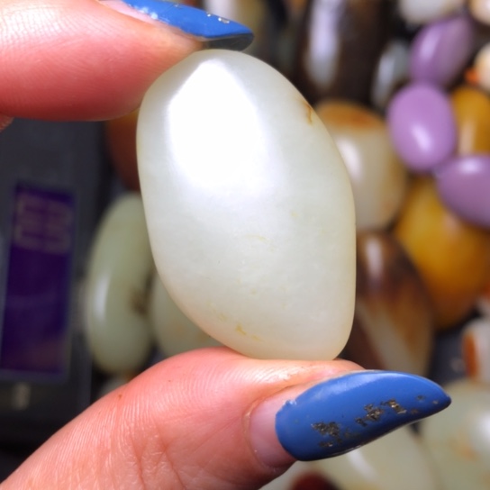 和田玉（翠青玉）未镶嵌珠宝奇石