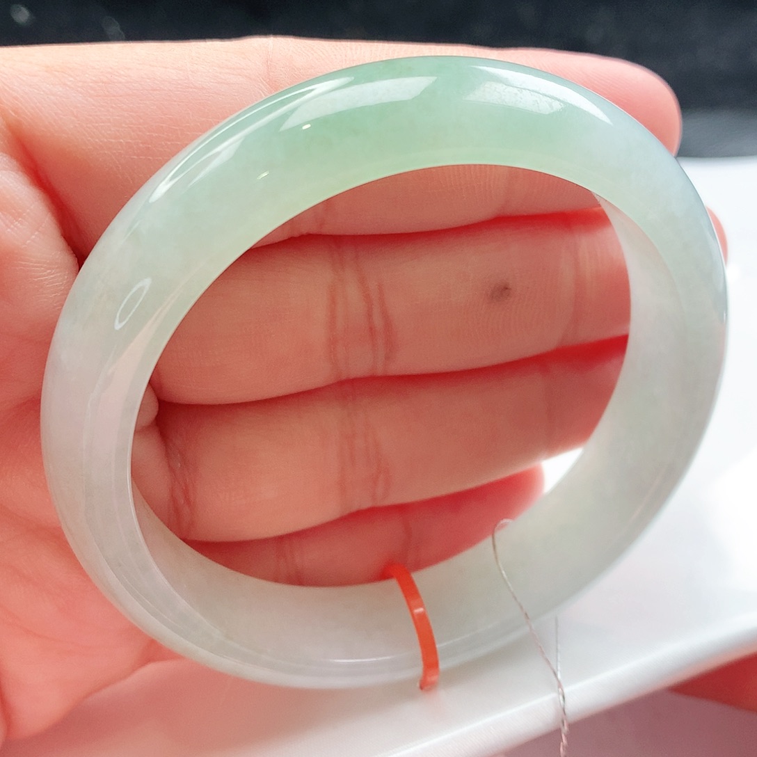 翡翠手镯未镶嵌57.6圈口