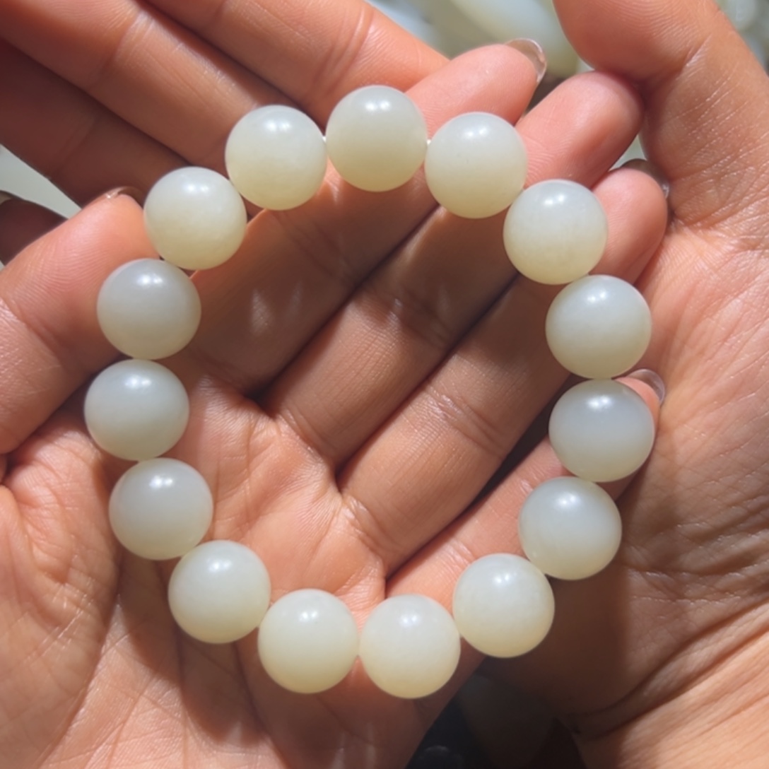 孟***孟和田玉未镶嵌手串