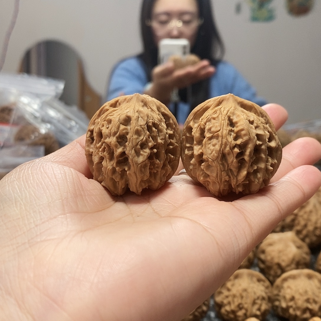 桃核吊坠梨木台37