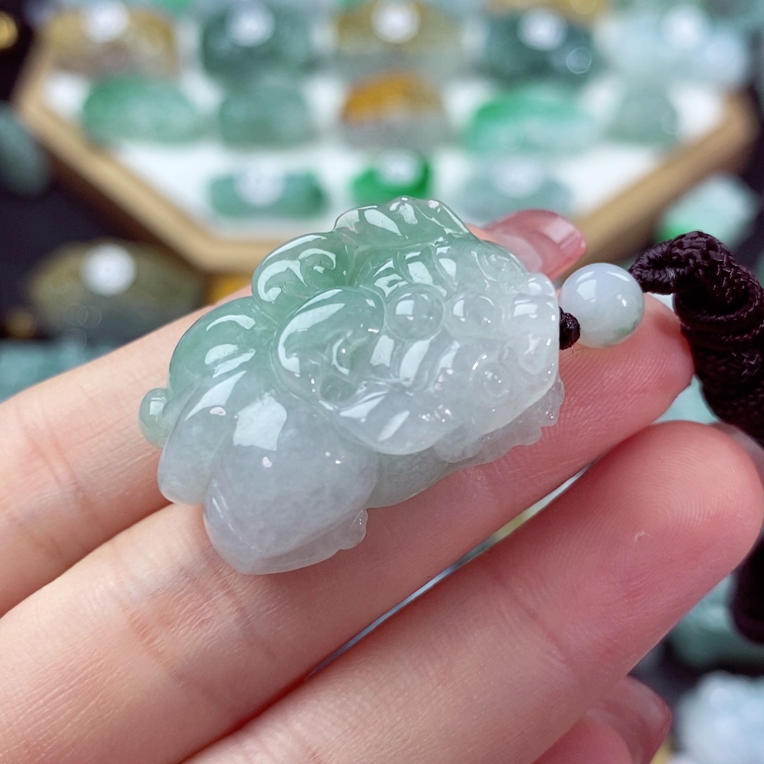 翡翠颈饰未镶嵌天然