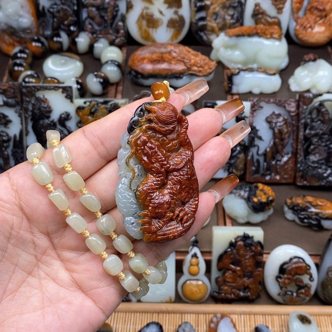 颈饰未镶嵌和田玉