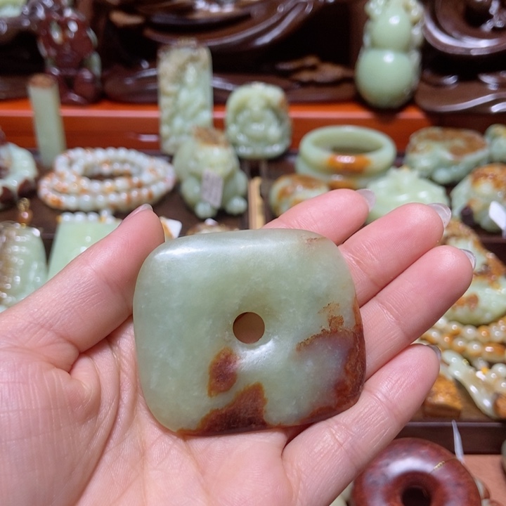 岫岩河磨玉（透闪石质玉）挂件未镶嵌