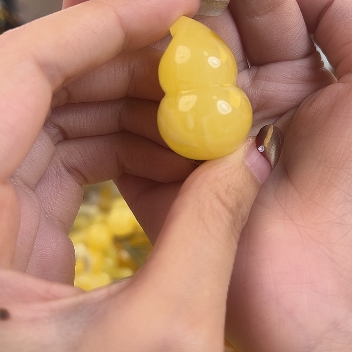 裸石琥珀未镶嵌6.8g葫芦