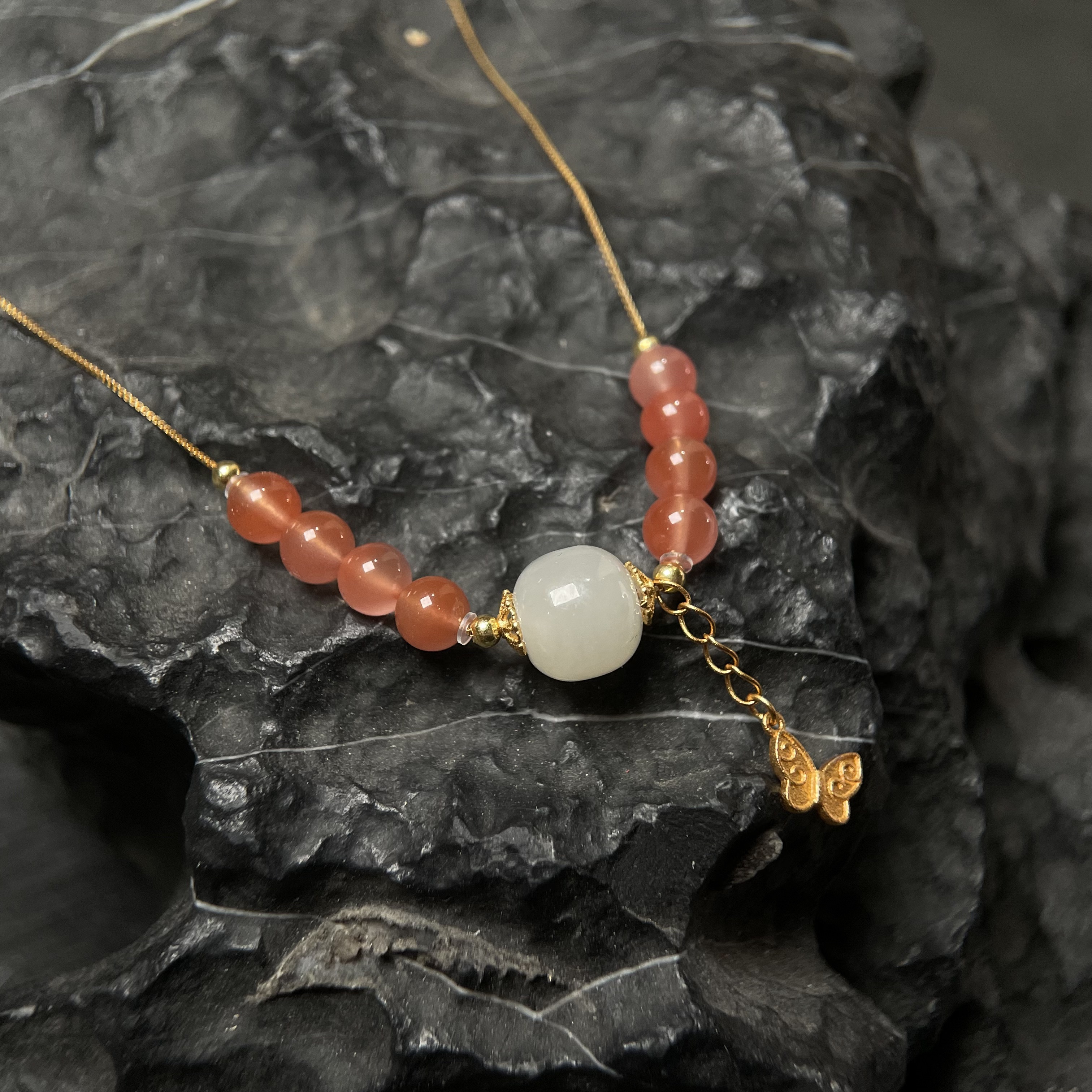 【出尘】s925银镀金粉调南红老型和田白玉项链 KT25050508