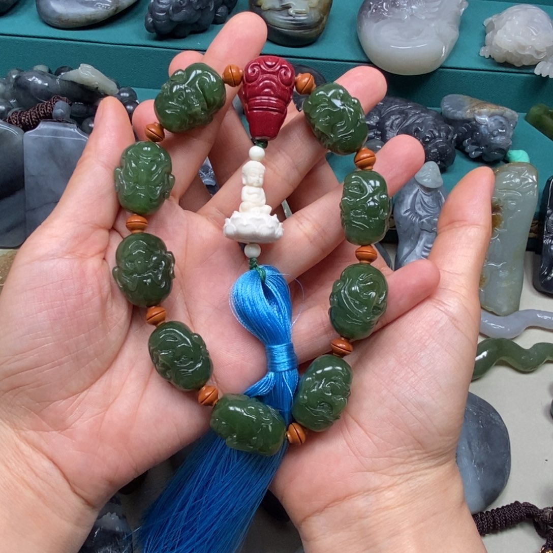 *****颈饰未镶嵌和田玉