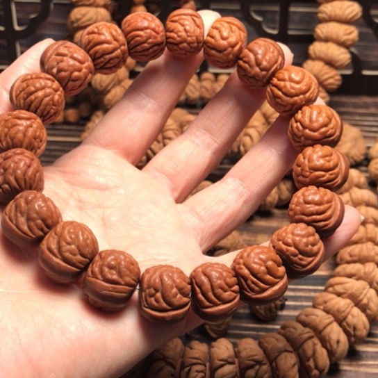 桃核手串骄***跑荔枝手串18卡