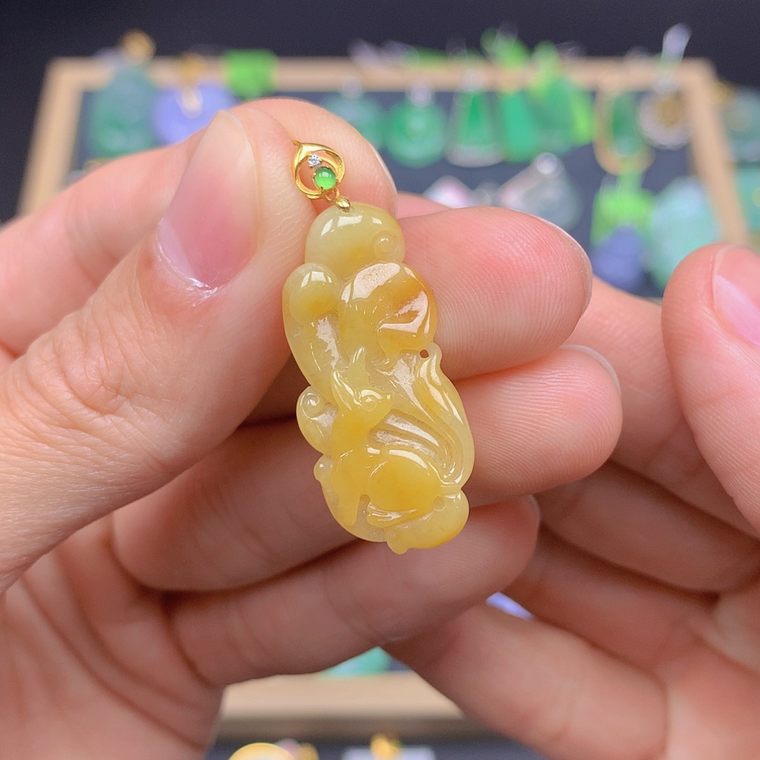 翡翠颈饰18K金镶嵌翡翠