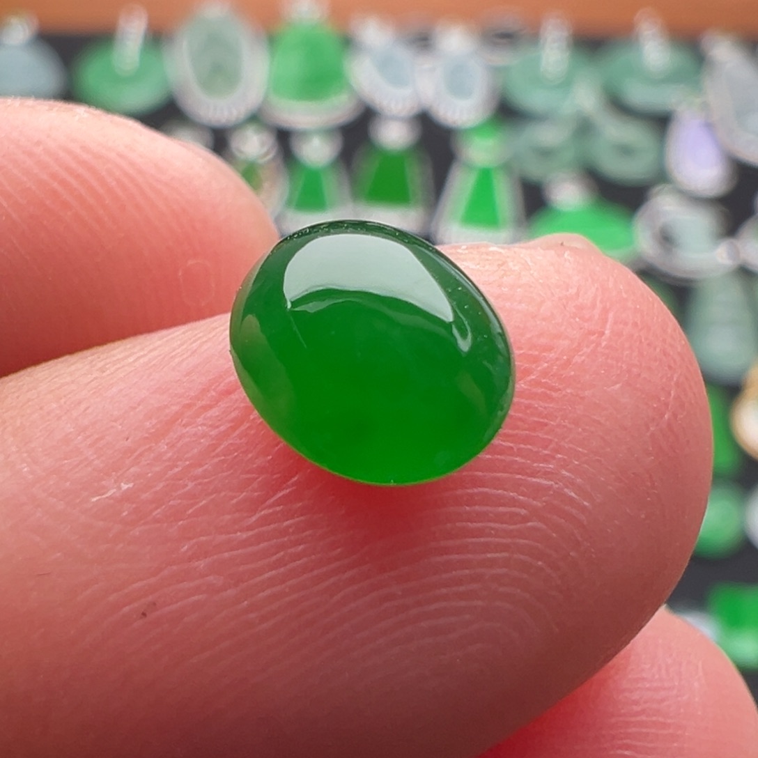 翡翠未镶嵌颈饰蛋6.9