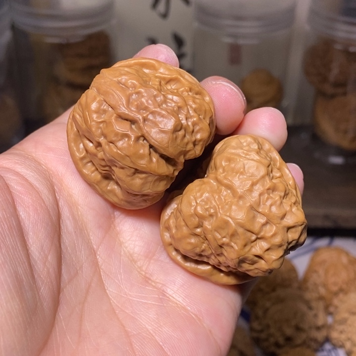 核桃把件蛤蟆37尺打好底了