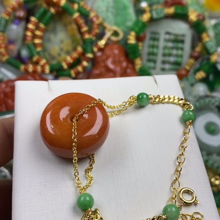 翡翠未镶嵌吊坠(赠链)