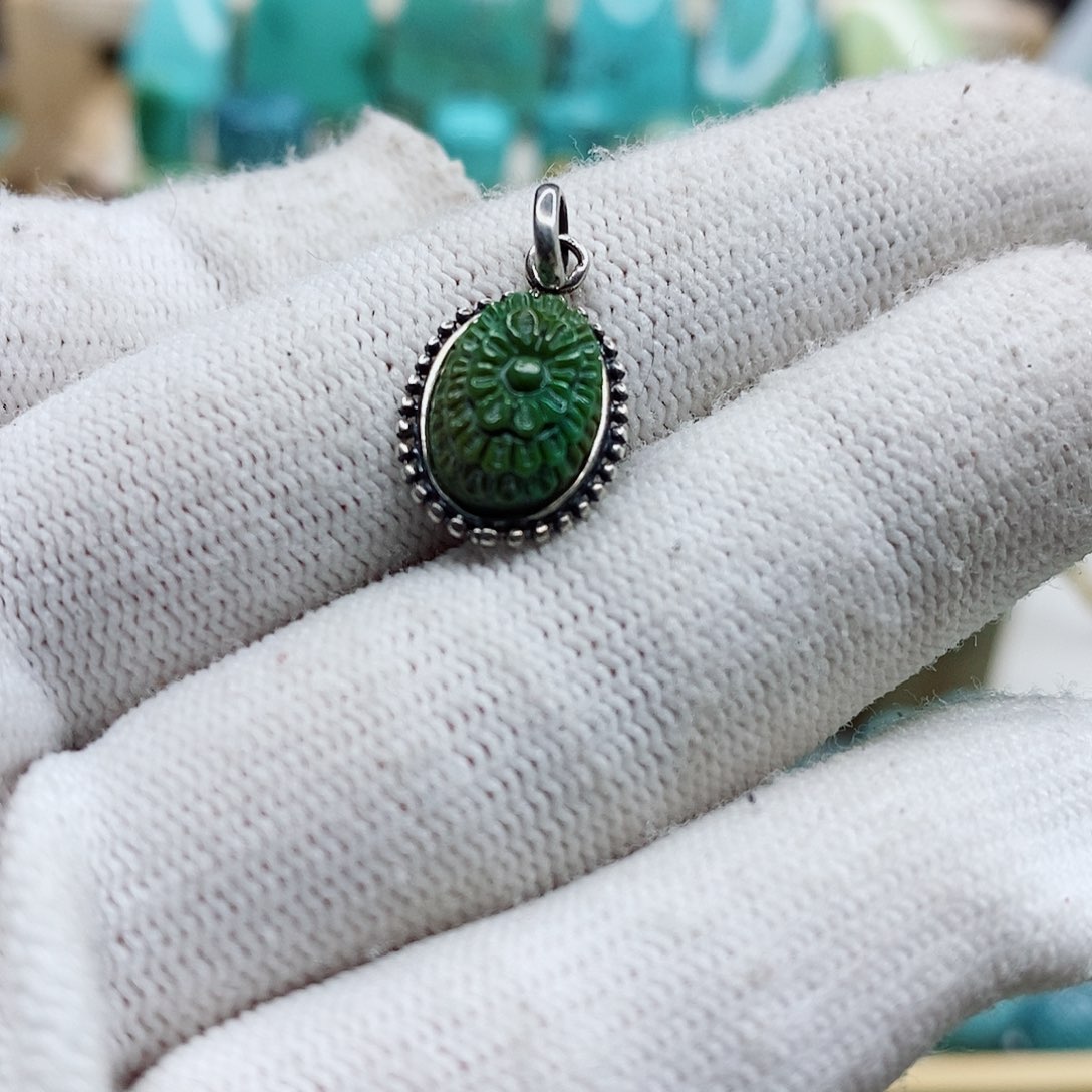 南红玛瑙颈饰未镶嵌