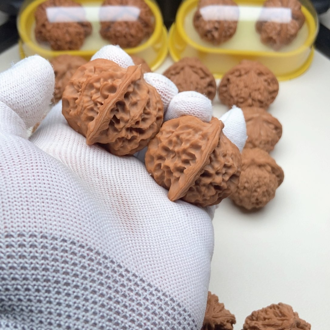 文玩核桃把件小****?野龙鳞