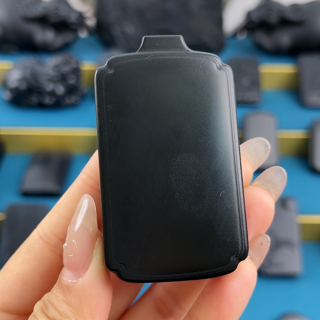 和田玉（墨玉）无事牌未镶嵌壹**紅