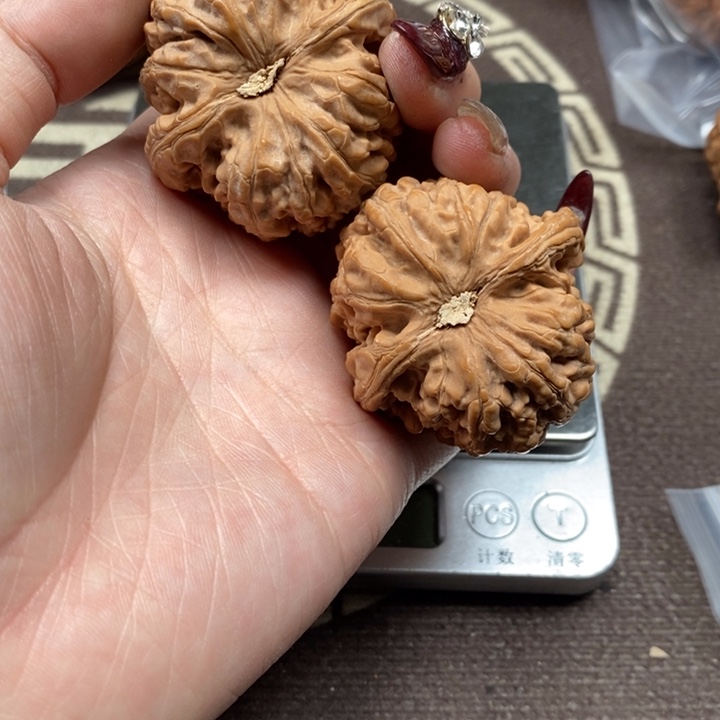 文玩核桃吊坠久*红锦鲤全品