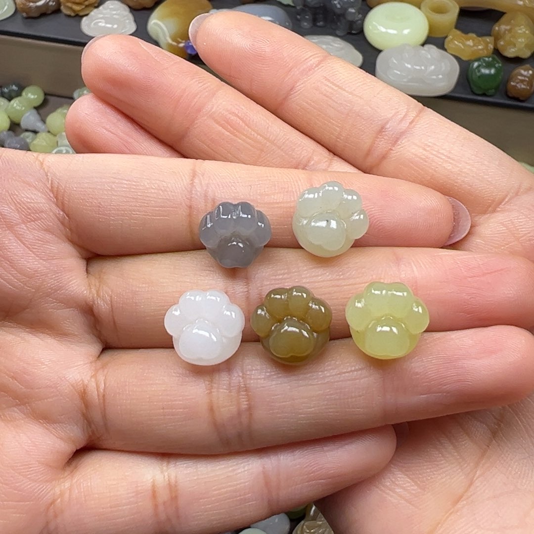 和田玉未镶嵌颈饰98一个多样性发其一