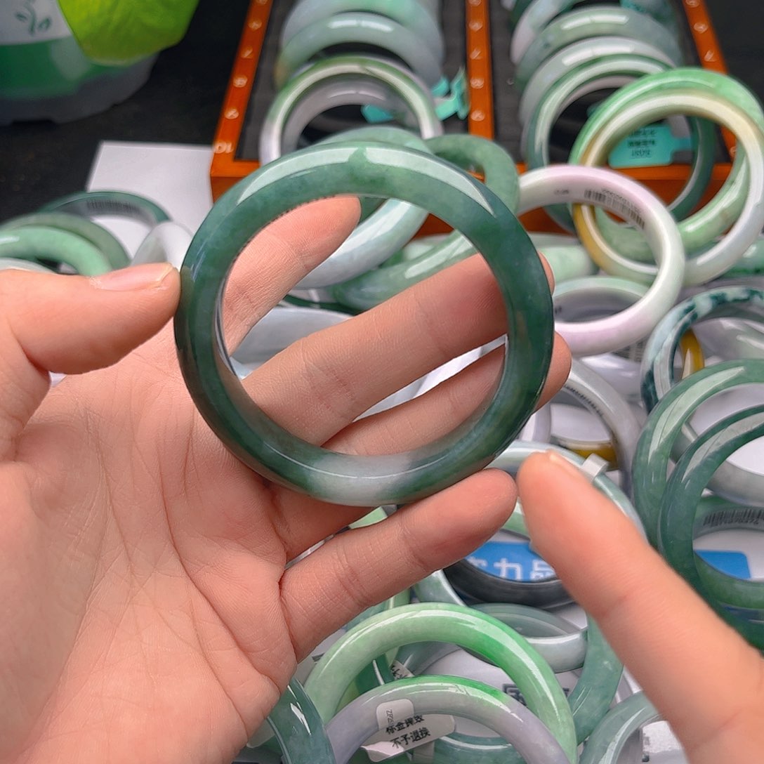 未镶嵌手镯翡翠5556. 35