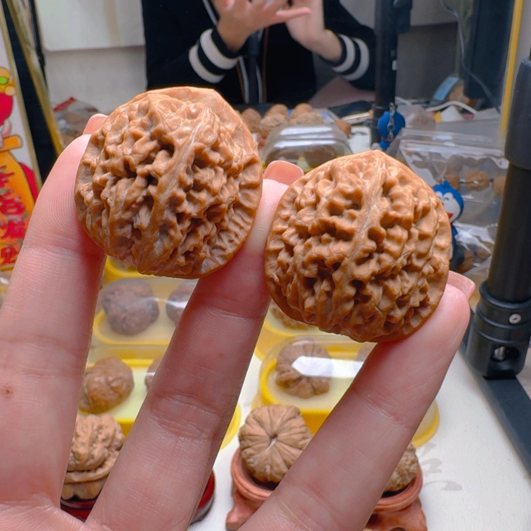 核桃把件R**f32尺寸荔枝纹