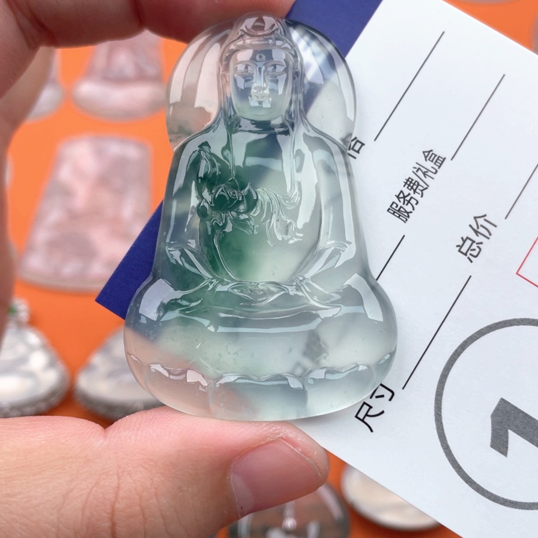 翡翠颈饰未镶嵌58.7/37.8/5.6