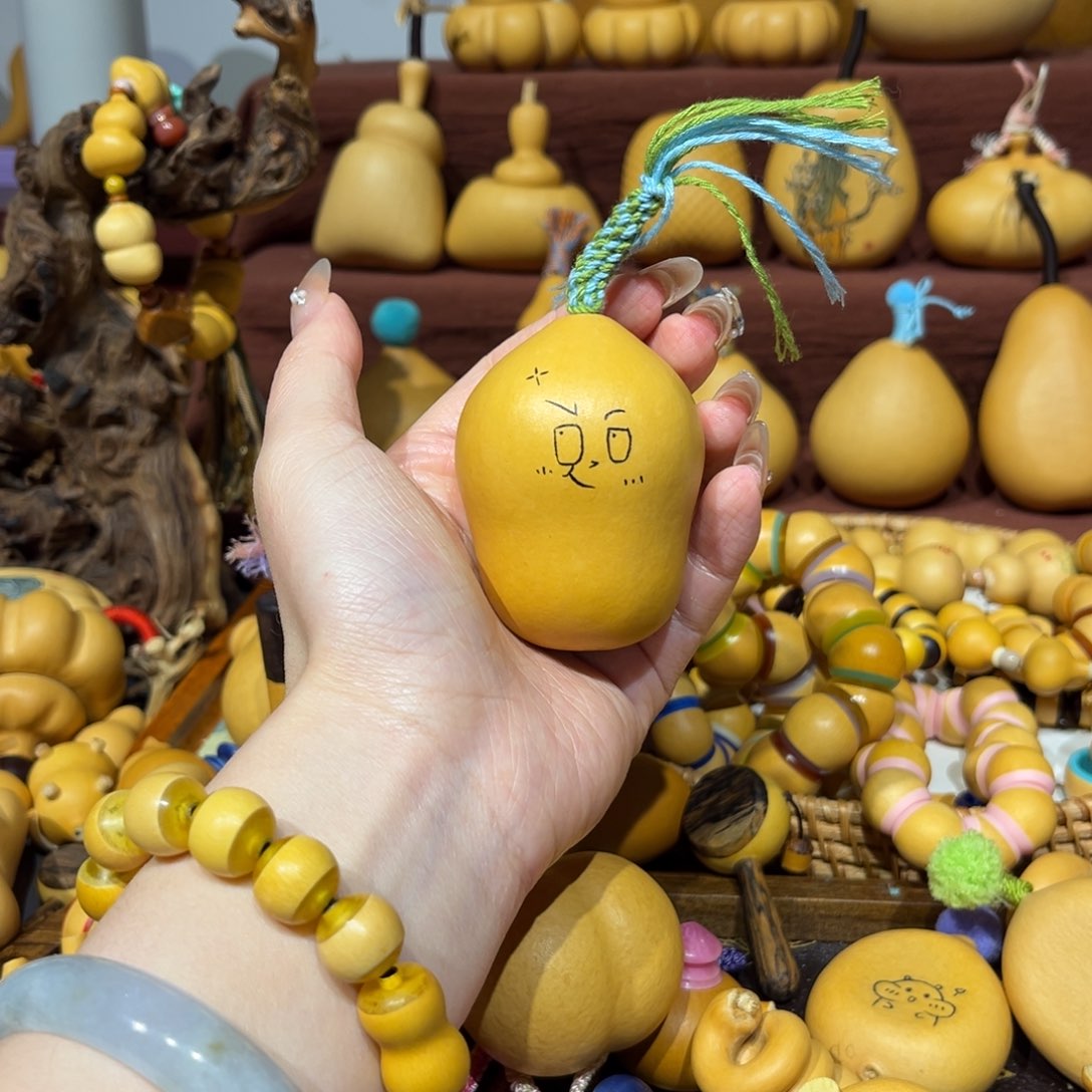 可爱小表情手把一个。