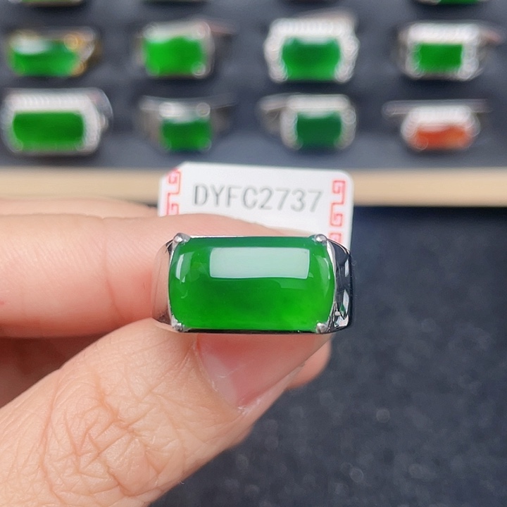 翡翠戒指银S925镶嵌1****眼没有运费险编号2737