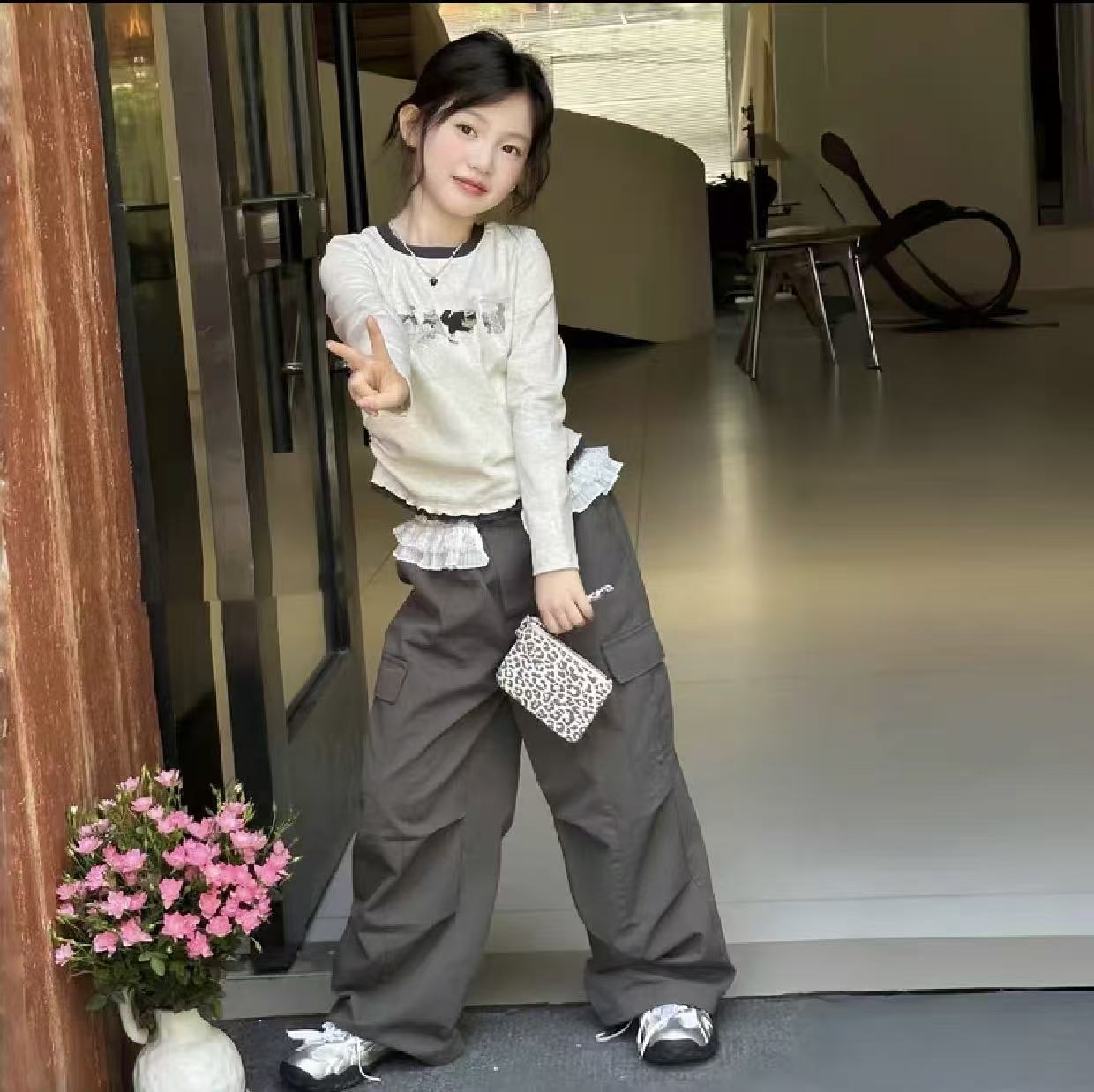 女童早秋套装秋季新款儿童巨好看蕾丝边长袖上衣工装裤两件套