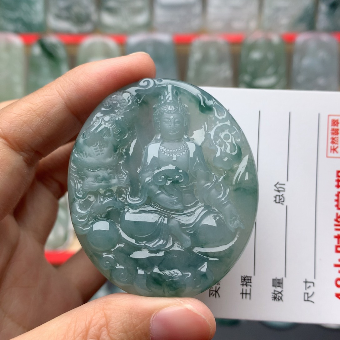 翡翠颈饰未镶嵌观音