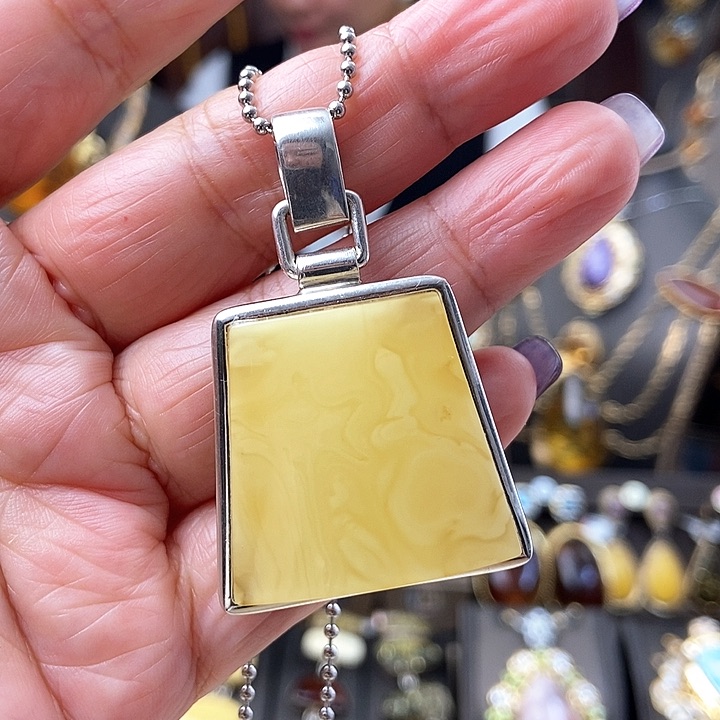 琥珀颈饰银S925镶嵌吊坠