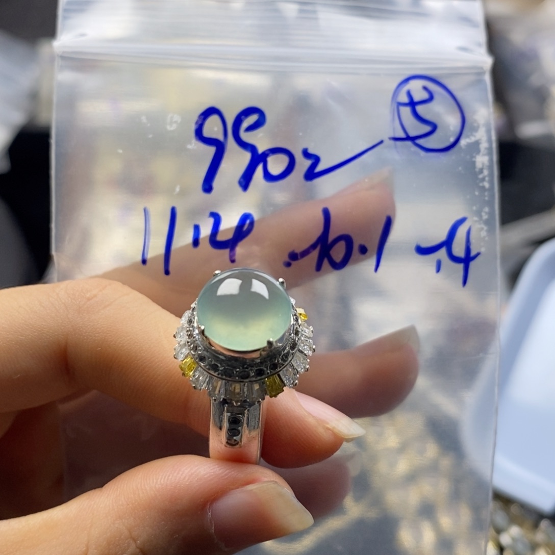 定制翡翠未镶嵌翡翠