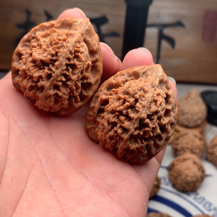 W***h吊坠桃核山地果满天星尺寸39