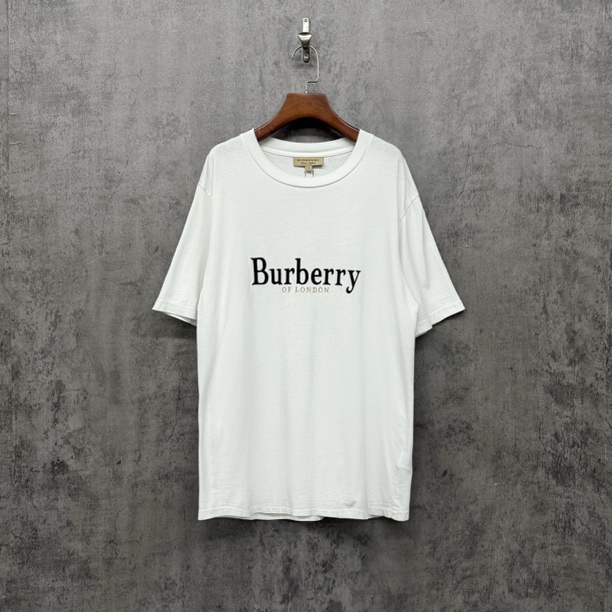99新 BURBERRY/博柏利 刺绣Logo标语休闲短袖/WK444/S宽松