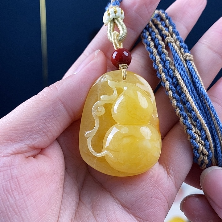 蜜蜡未镶嵌珠宝奇石